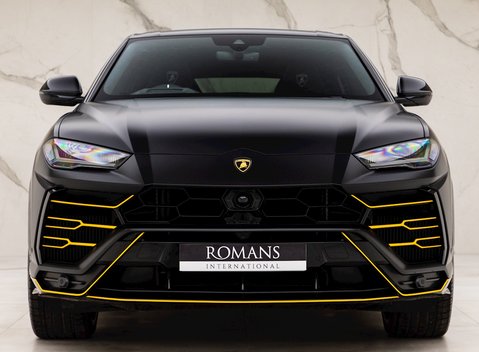 Lamborghini Urus 4