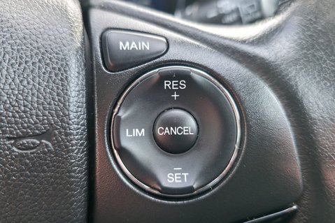 Honda HR-V 1.5 I-VTEC SE LOOK! JUST 49000 MILES! 4 MAIN DEALER SERVICES  28