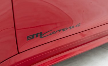 Porsche 911 Carrera 4 (992) 32