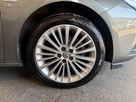 Vauxhall Astra 1.6 CDTi Elite Nav Sports Tourer 5dr Diesel Auto Euro 6 (136 ps) 22