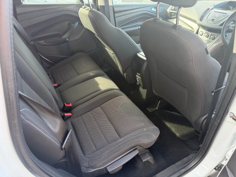 Ford Kuga ZETEC TDCI 10