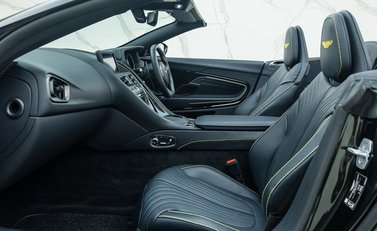 Aston Martin DB11 V8 VOLANTE 20