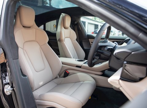 Porsche Taycan Turbo 12