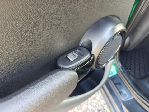 Mini Hatch 1.5 Cooper Exclusive Steptronic Euro 6 (s/s) 5dr 61