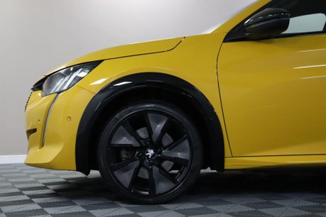 Peugeot e-208 GT PREMIUM 28