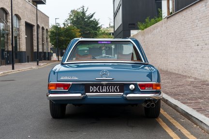 Mercedes-Benz SL Series 280 SL 6