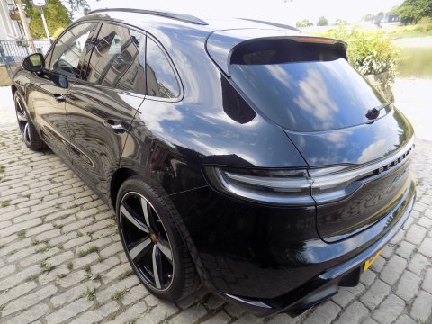 Porsche Macan 2.0T PDK 4WD SUV 17