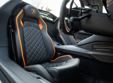 Lamborghini Aventador S LP740-4 Roadster 16