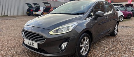 Ford Fiesta 1.0T ZETEC 5 DOOR.. 5 SERVICES.1 PREVIOUS OWNER.SAT NAV..CLIMATE CONTROL.. 1