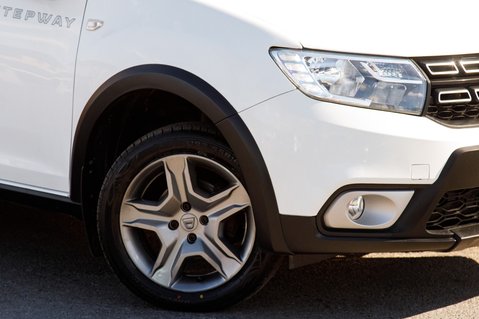 Dacia Sandero Stepway ESSENTIAL SCE 11