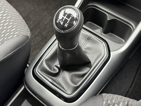 Suzuki Ignis 1.2 Dualjet 12V Hybrid SZ-T 5dr 28