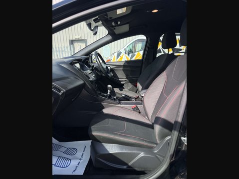 Ford Focus 1.0 Focus ST-Line 5dr 13