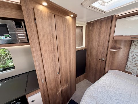 Bailey Unicorn Valencia 22