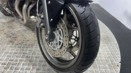 Kawasaki Z ZR750 2005 ONLY 20K NEW MOT SERVICED COMMUTER BIKE 750CC 12