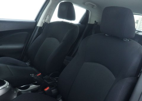 Nissan Juke 1.6 Acenta SUV 5dr Petrol Manual Euro 5 (s/s) (117 ps) 41