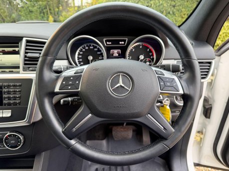 Mercedes-Benz M Class 3.0 ML350 V6 BlueTEC SE (Executive) G-Tronic 4WD Euro 6 (s/s) 5dr 19