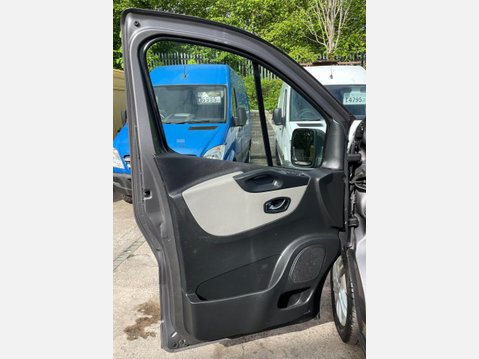 Renault Trafic 1.6 dCi 27 Sport Nav Panel Van 5dr Diesel Manual SWB Standard Roof Euro 6 ( 31