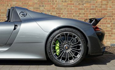 Porsche 918 Spyder 8