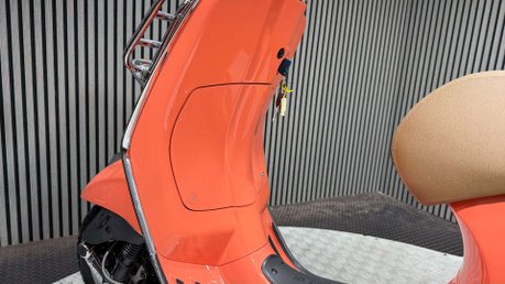 Piaggio Vespa Primavera 2018 ONLY 13K LONG MOT GREAT COLOUR SCHEME 125CC SCOOTER 14