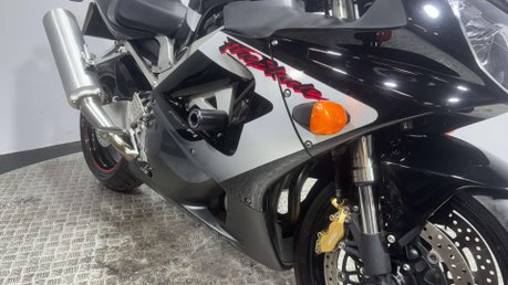 Honda CBR CBR929 2000 ONLY 19K NEW MOT CLASSIC SPORTS BIKE 32