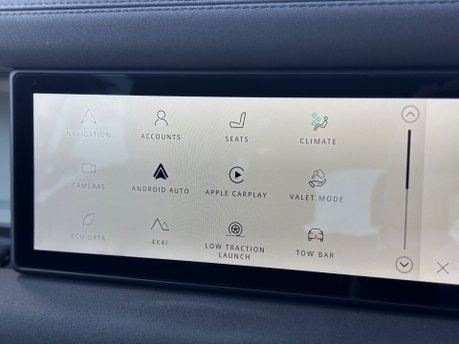 Land Rover Defender 3.0 FIRST EDITION MHEV 38