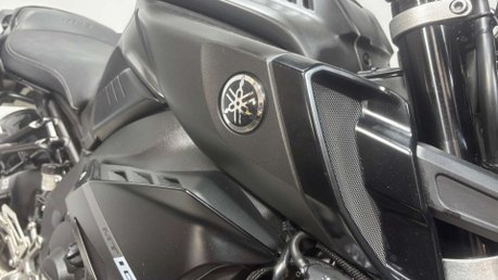 Yamaha MT-10 1000 Hyper-naked Mt 35k serviced extras new battery and MOT 49