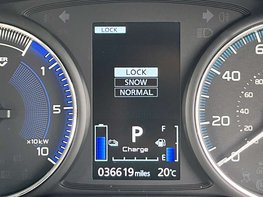 Mitsubishi Outlander 2.4 Outlander Dynamic PHEV CVT 4WD 5dr 27