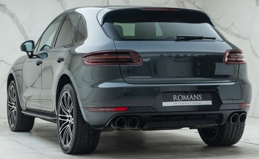 Porsche Macan TURBO 10