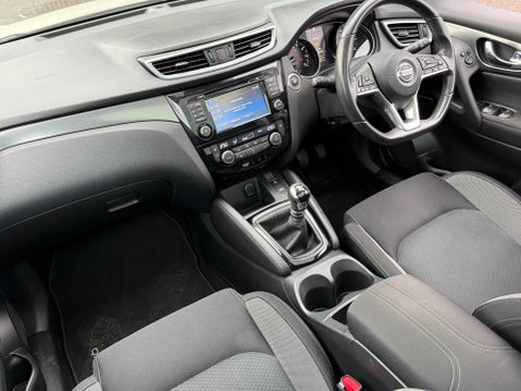 Nissan Qashqai N-CONNECTA DIG-T 23