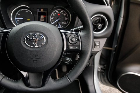 Toyota Yaris VVT-I EXCEL 21