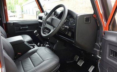 Land Rover 90 Adventure 11