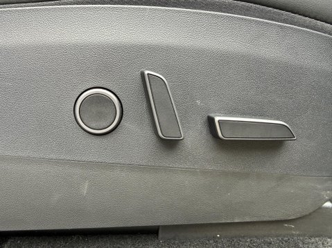 Tesla Model Y (Dual Motor) Long Range SUV 5dr Electric Auto 4WDE (384 bhp) 33