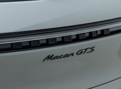 Porsche Macan GTS 32