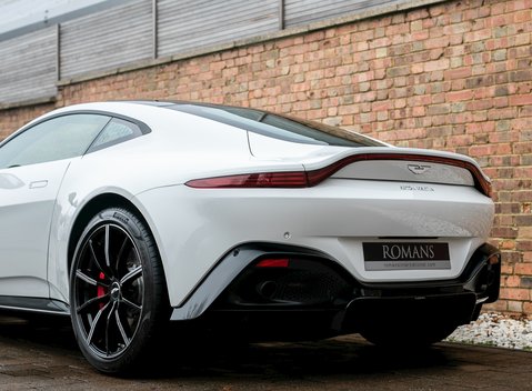 Aston Martin V8 Vantage 24