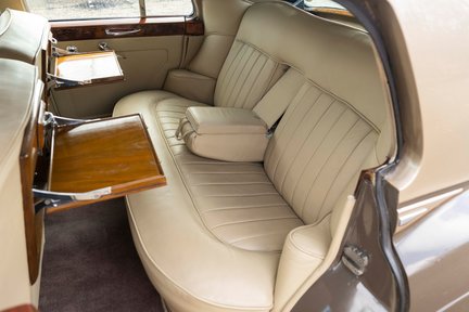 Rolls-Royce Silver Cloud II 31