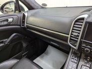 Porsche Cayenne 4.8 Cayenne V8 T Tiptronic S 4WD 5dr 83