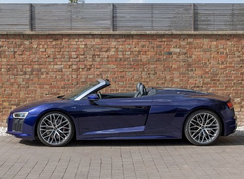 Audi R8 V10 Spyder 2