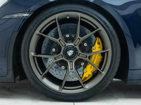 Porsche 911 GT3 TOURING (992) 