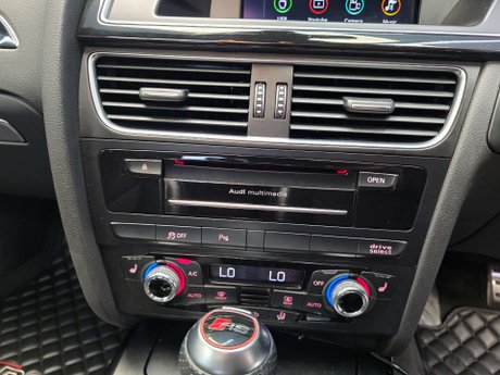 Audi RS4 4.2 FSI V8 Estate 5dr Petrol S Tronic quattro Euro 5 (450 ps) 59