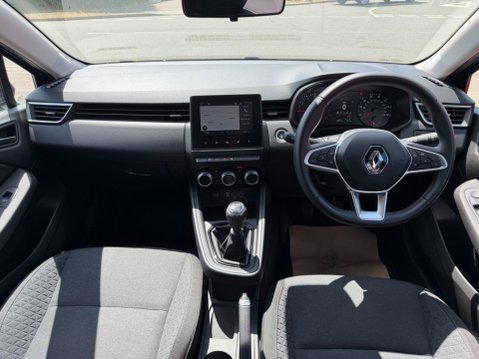 Renault Clio 1.0 TCe Iconic Edition Euro 6 (s/s) 5dr 13