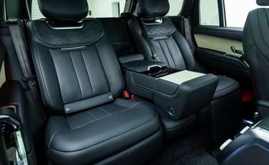 Land Rover Range Rover P530 SV 15