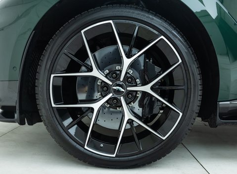 Aston Martin DBX 707 27