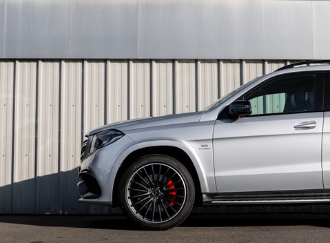 Mercedes-Benz GLS GLS 63 32