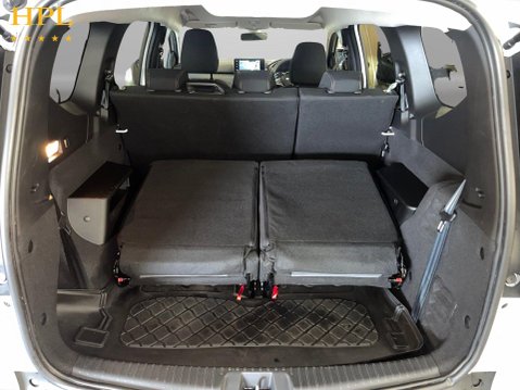 Dacia Jogger 1.6 Hybrid EXTREME MPV 5dr Petrol Hybrid Auto Euro 6 (s/s) (140 ps) 21