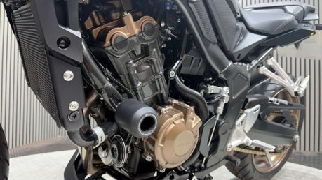 Honda CB650R 2020 NEO SPORT CAFE 9K MODERN CLASSIC 650CC 16