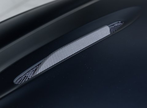 Aston Martin DBX 707 29