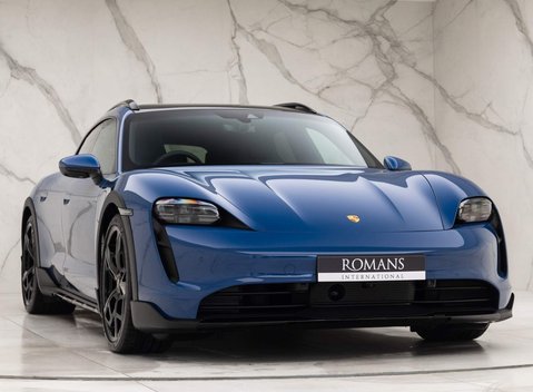 Porsche Taycan 4 CROSS TURISMO 2
