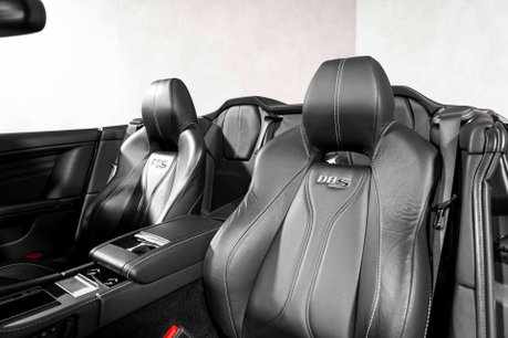 Aston Martin DBS V12 VOLANTE. FULL ASH. CARBON EXT. CERAMIC BRAKES. BANG & OLUFSEN. 23