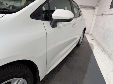 Toyota Corolla 1.8 Corolla Icon Tech HEV CVT 5dr 14