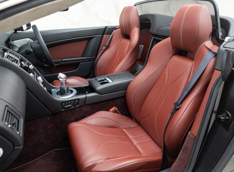 Aston Martin V12 Vantage ROADSTER 22